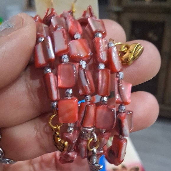 Elegant Pink Beaded Jewelry Set - Picture 8 of 13